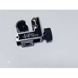 2-4-2 | VTC28 Труборез Value VTC-28 1/8
